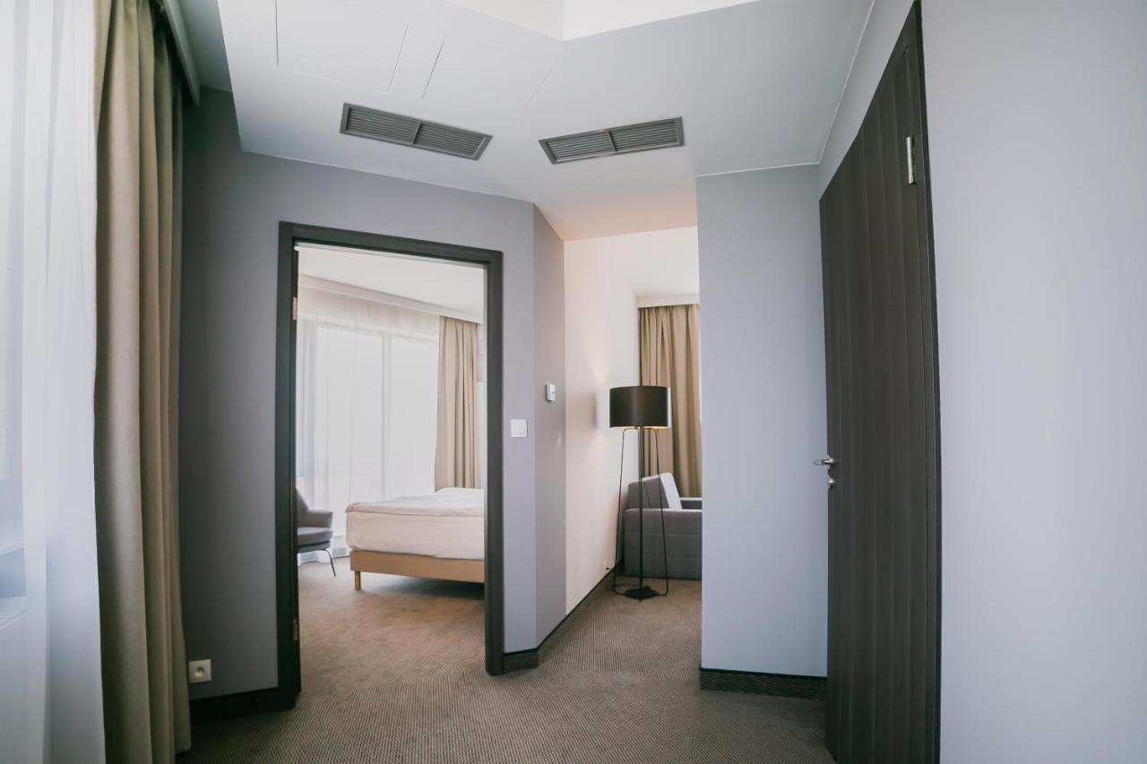 B&B Hotel Warsaw East ภายนอก รูปภาพ