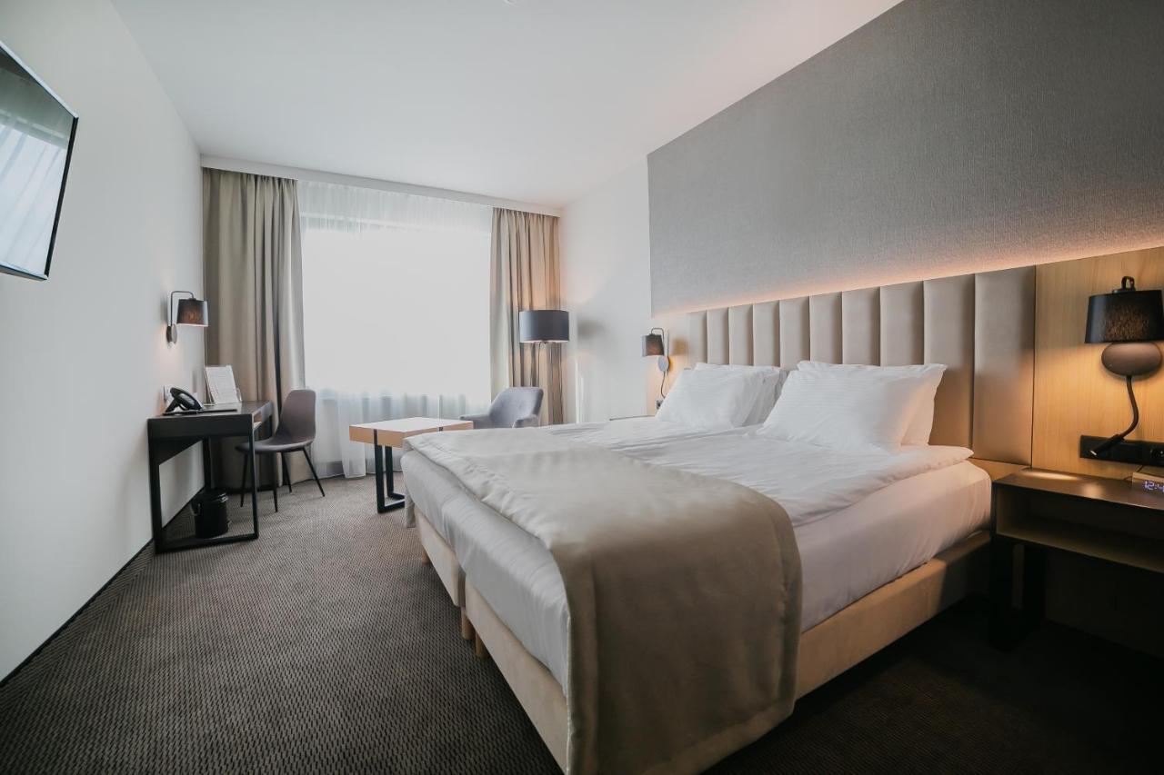B&B Hotel Warsaw East ภายนอก รูปภาพ