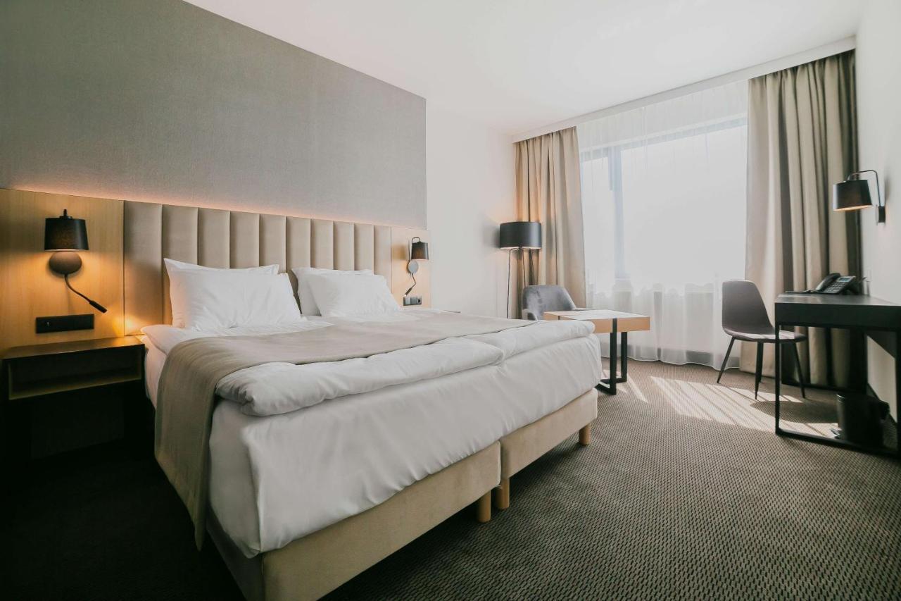 B&B Hotel Warsaw East ภายนอก รูปภาพ