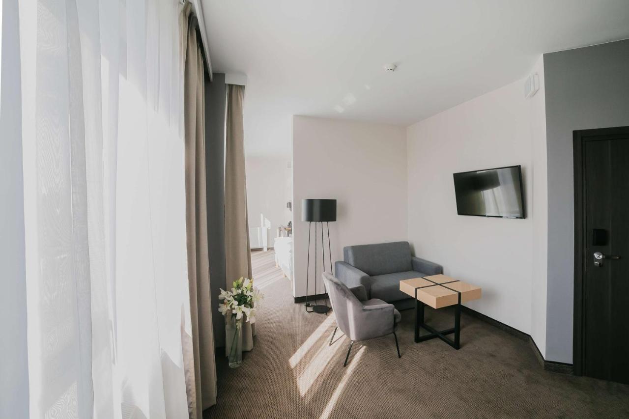 B&B Hotel Warsaw East ภายนอก รูปภาพ