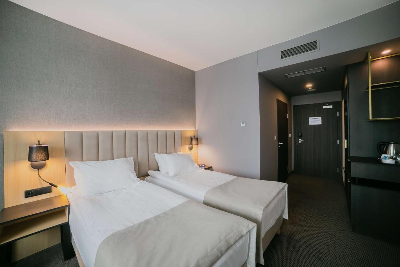 B&B Hotel Warsaw East ภายนอก รูปภาพ