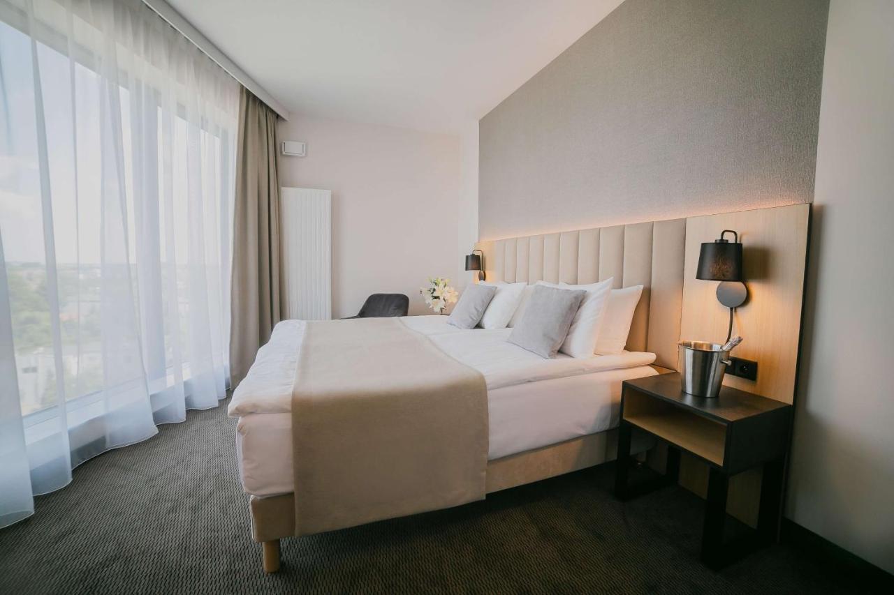 B&B Hotel Warsaw East ภายนอก รูปภาพ