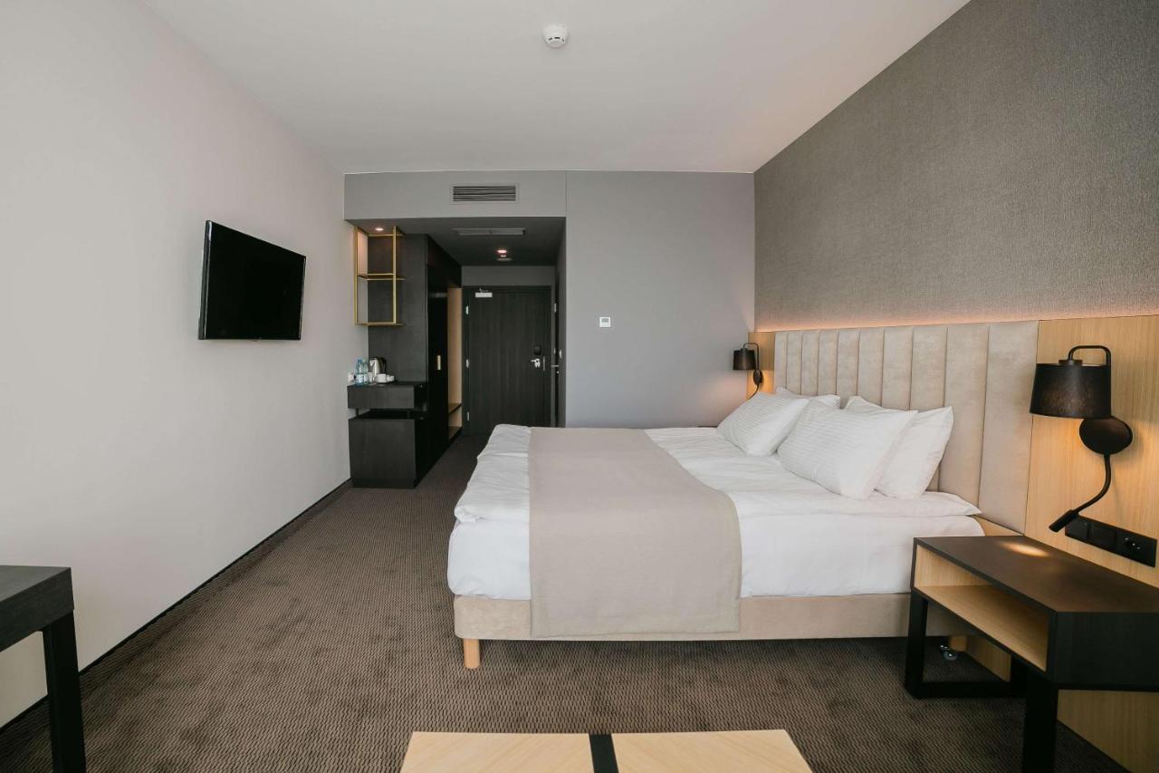 B&B Hotel Warsaw East ภายนอก รูปภาพ